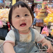 爱炫菠萝的小萬