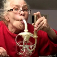 Dabbing_Granny