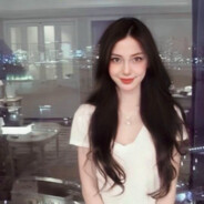 风韵犹存俏寡妇