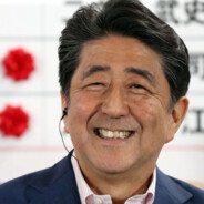 =安倍学长开怀大笑=