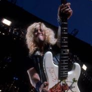 在给我放一首  Punk  !!!!!!!!!!!!!!!!!!