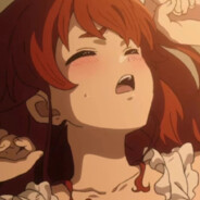 此时，艾丽丝在挥剑