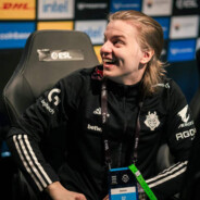 喂喂喂？别开挂