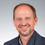 Dr. Christian Safran