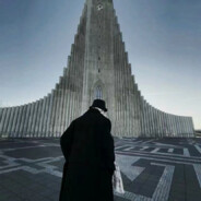 想拿把雨伞装蘑菇