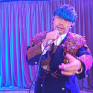 巴黎铁塔下黑伦