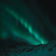 夕阳未落，霓虹未起