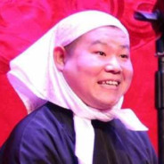 你为什么推那小女孩