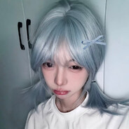 她说话有孩子气