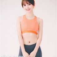 爱穿短裙的小美