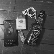 喝着西瓜汁爽飞了