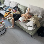 趴在后院嗦鸡屎.