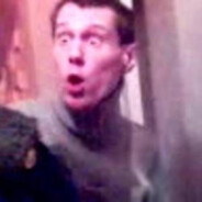 Дверь мне сделал!