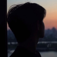 普罗旺斯田野上的怪人