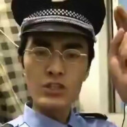 小镇卷毛中出咯