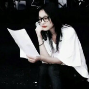 腼腆内向小女孩