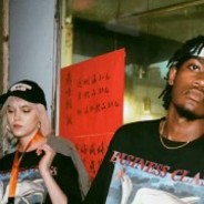 带着四头粉色河马