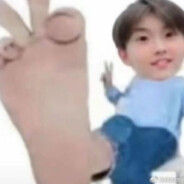 暴力肘击马嘉祺