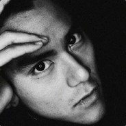 头戴冈本嘴刁烟