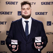 Virtus.pro的Snax本人