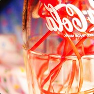 我整天喝怡宝，你呢？