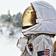 特魯看住小玉，老爹要拉個大電