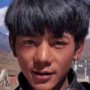 王源带包过点烟