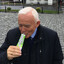 Leszek Miller z tubką Mleka