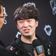 大哥！嫩的盔甲没有俺滴好看！！！