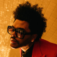 耳边传来了低语