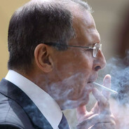 лавров курит