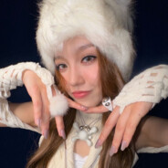 离我远一点了啦我讨厌你