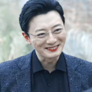 手拿冻鱼追一路