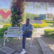 除了愛你還能愛誰