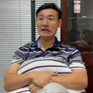 第一飞行员脱严正