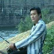 哪有人钓鱼不带头盔的