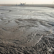 3000 metric tons of wet cement