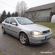 Astra w gazie na lewym pasie