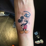 坐奔驰的茂木夏树