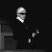 除夕街头即将放飞理想的有志青年-吕小布