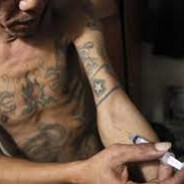 xin tiền má chơi đá