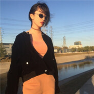 队友一倒拔腿就跑