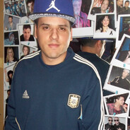 Nestor le da al bloque