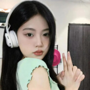 阴暗爬行大蟑螂