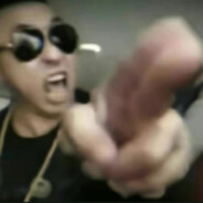 往脸上打闪我让你飞起