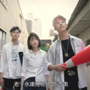 干拉然后玩手机♪