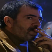 eski bir istihbaratçı