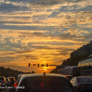 青春期女大学生