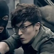 她的蝴蝶战痕累累 你的