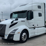 SHE/HER 2020 Volvo VNL